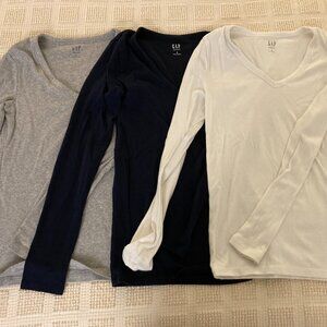 Bundle GAP Modern V Neck Long Sleeved T-Shirts Small Gray White Black